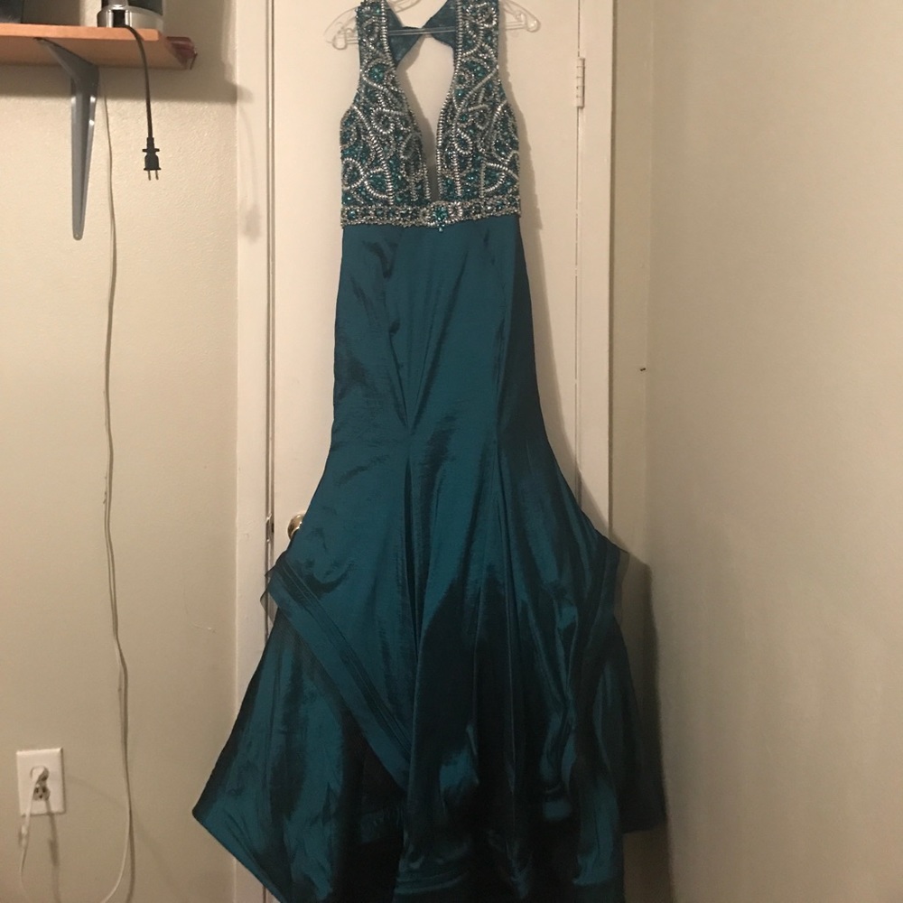 48409M Macduggal Prom dress